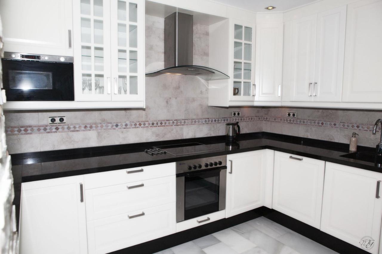 Luxury Puerto Banus Penthouse With Parking & Wi-Fi Appartement Marbella Buitenkant foto