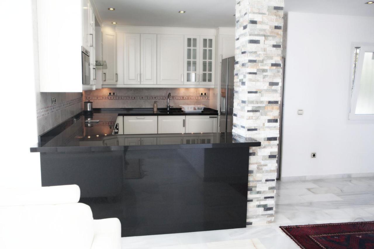 Luxury Puerto Banus Penthouse With Parking & Wi-Fi Appartement Marbella Buitenkant foto