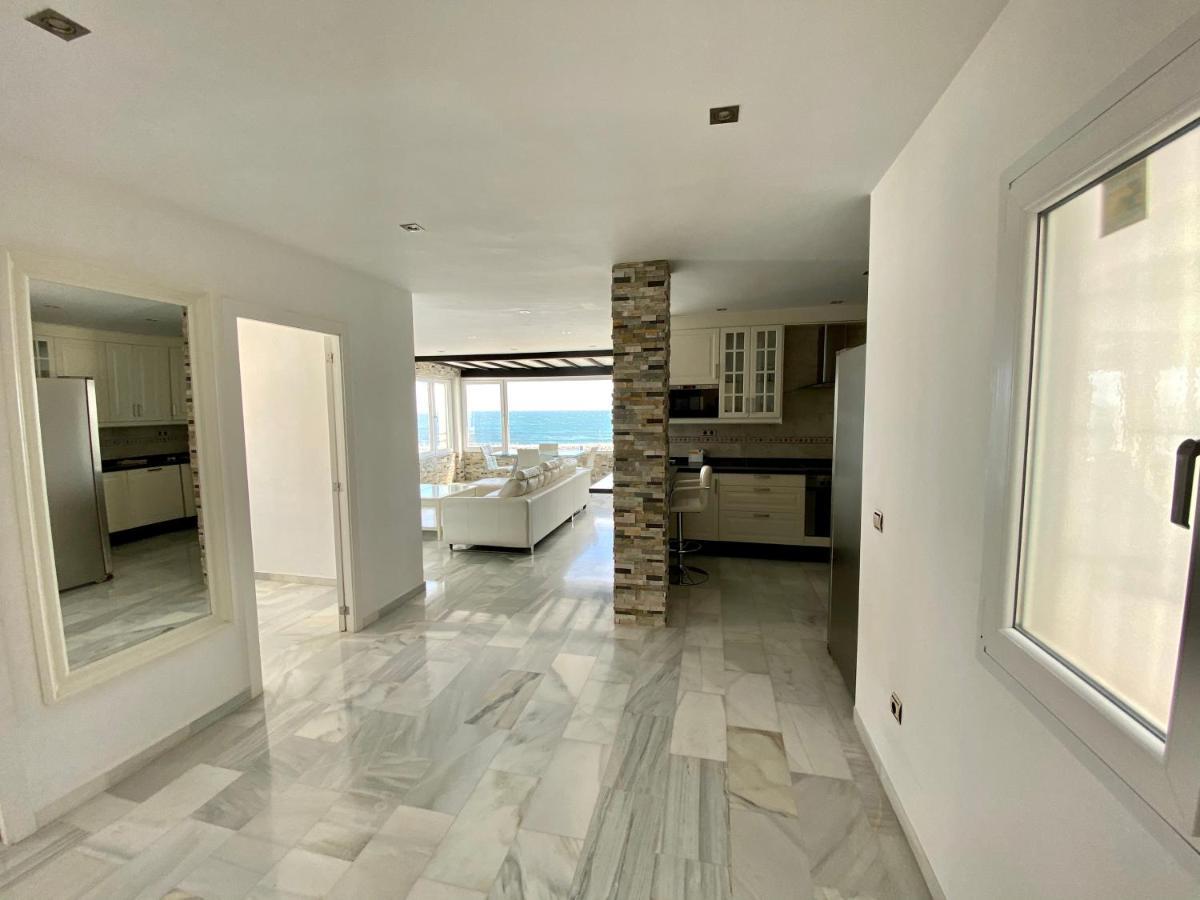 Luxury Puerto Banus Penthouse With Parking & Wi-Fi Appartement Marbella Buitenkant foto