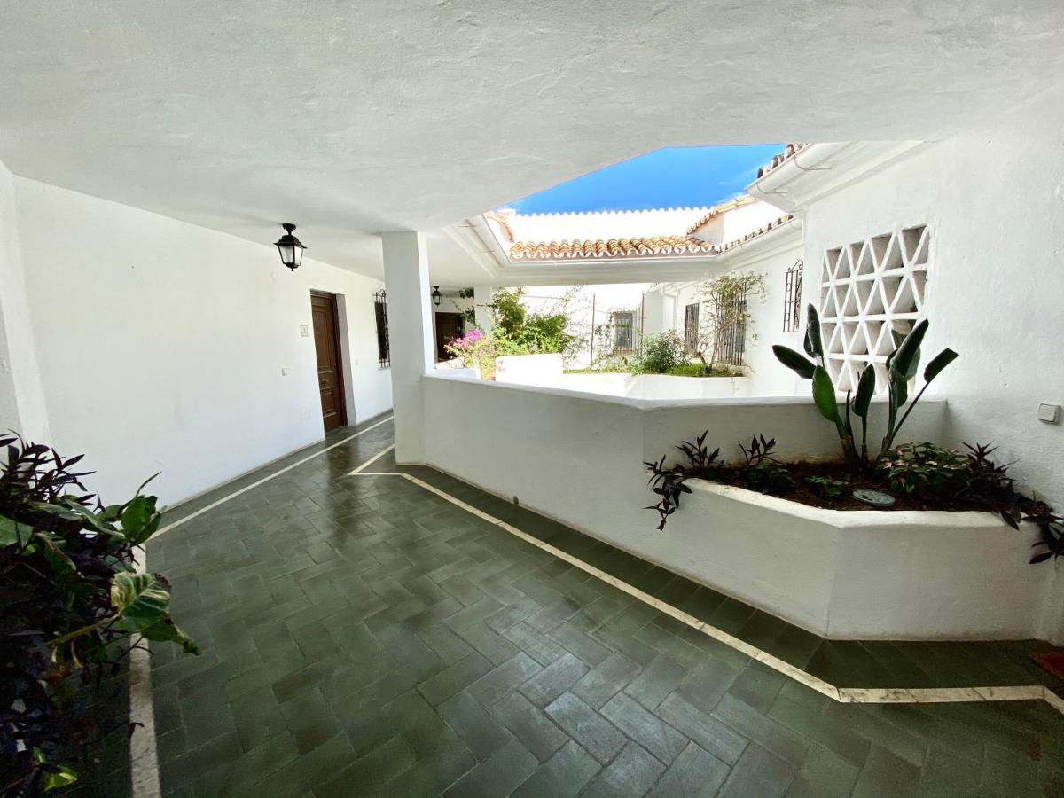 Luxury Puerto Banus Penthouse With Parking & Wi-Fi Appartement Marbella Buitenkant foto