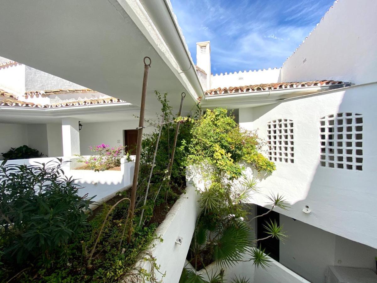 Luxury Puerto Banus Penthouse With Parking & Wi-Fi Appartement Marbella Buitenkant foto