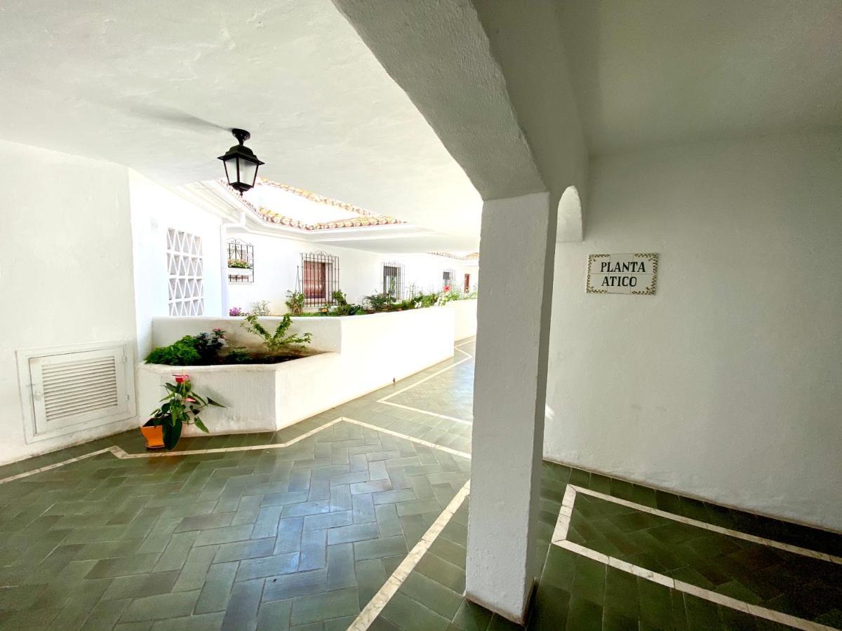 Luxury Puerto Banus Penthouse With Parking & Wi-Fi Appartement Marbella Buitenkant foto