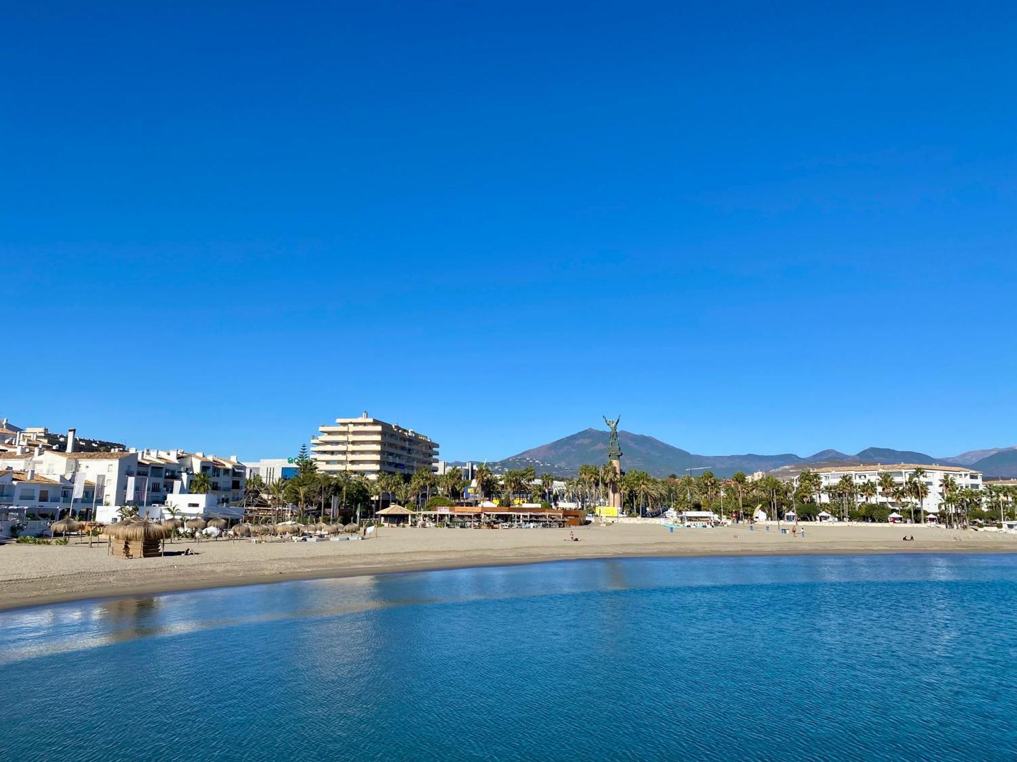 Luxury Puerto Banus Penthouse With Parking & Wi-Fi Appartement Marbella Buitenkant foto