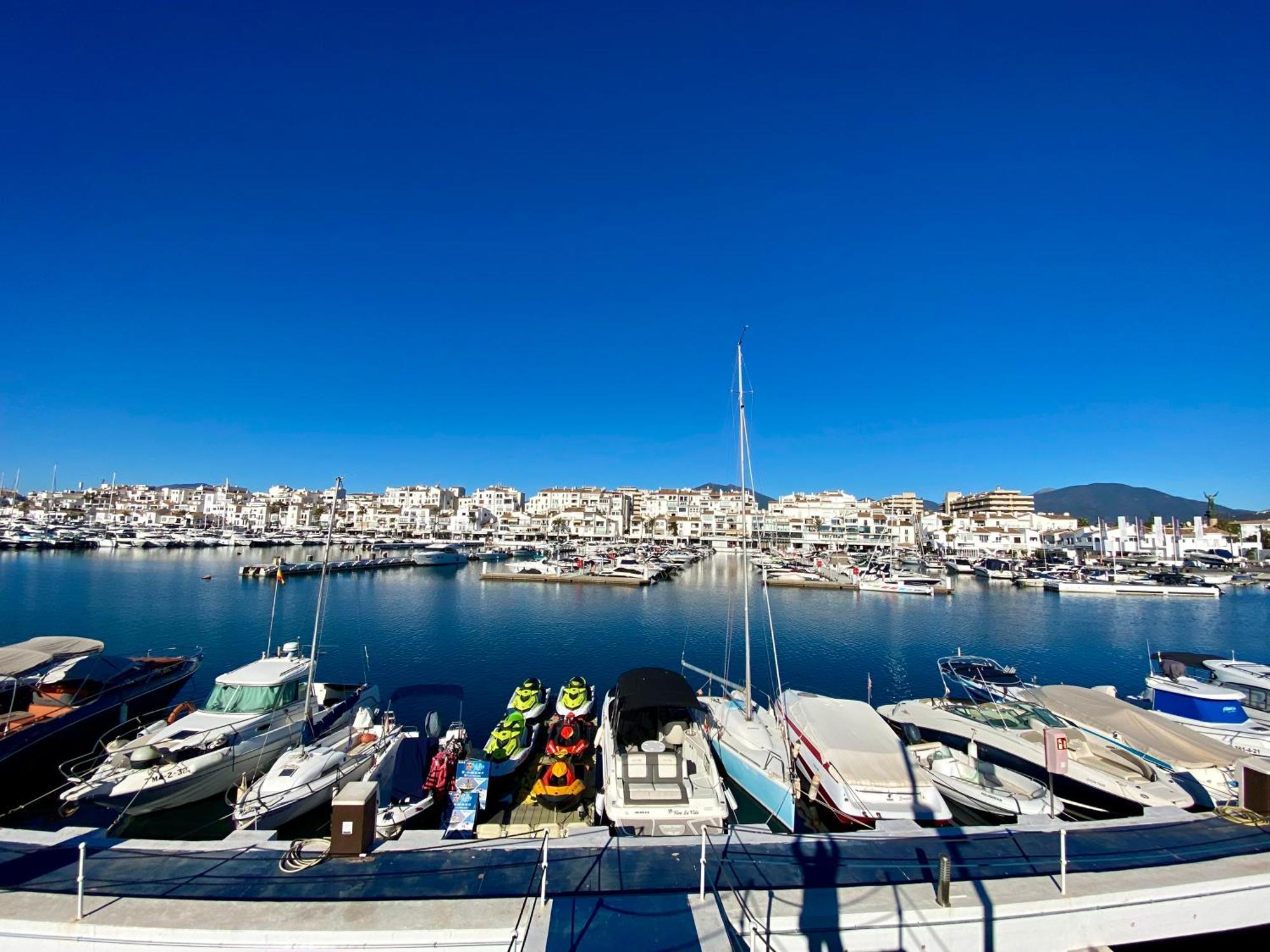 Luxury Puerto Banus Penthouse With Parking & Wi-Fi Appartement Marbella Buitenkant foto