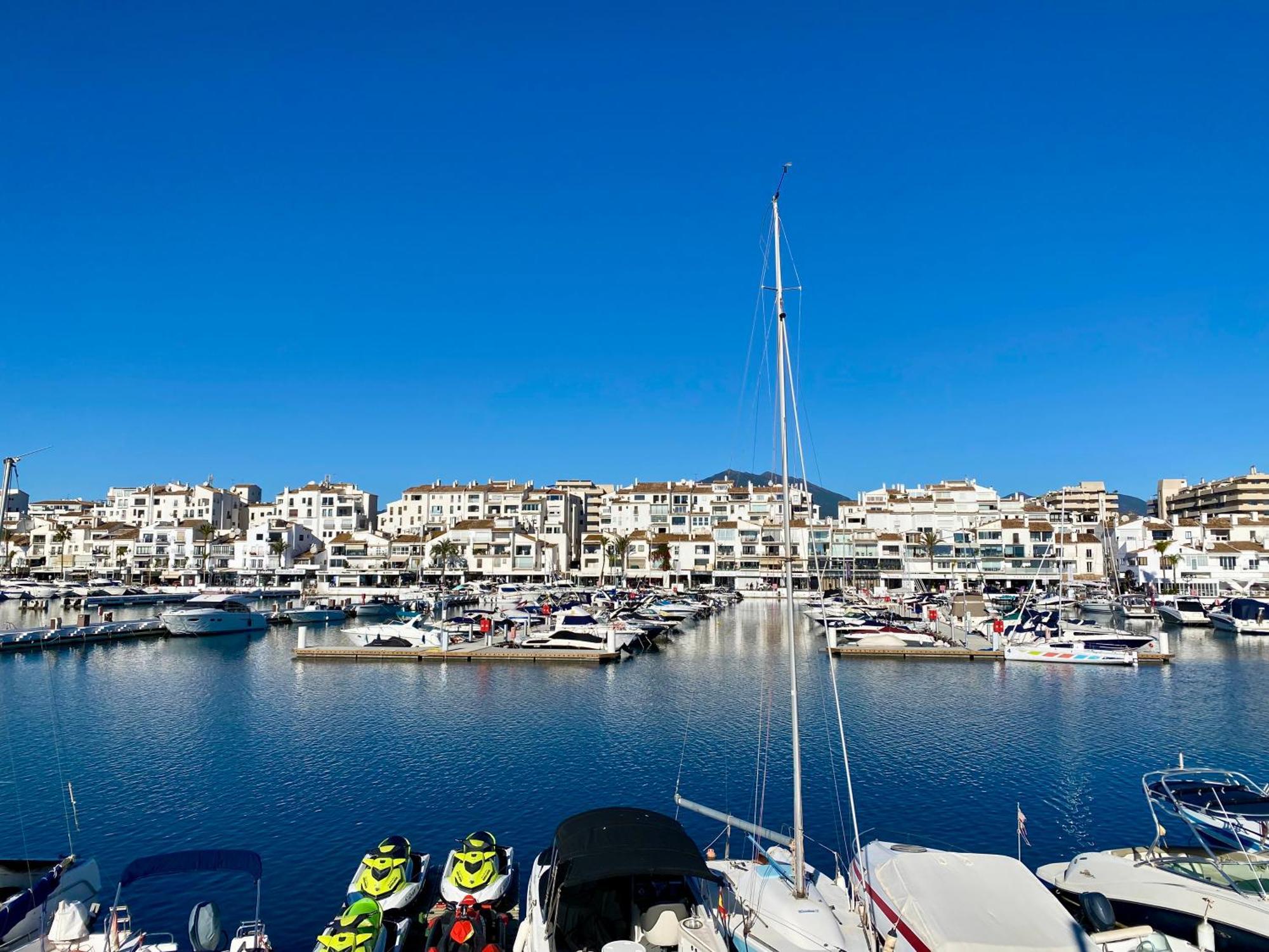 Luxury Puerto Banus Penthouse With Parking & Wi-Fi Appartement Marbella Buitenkant foto